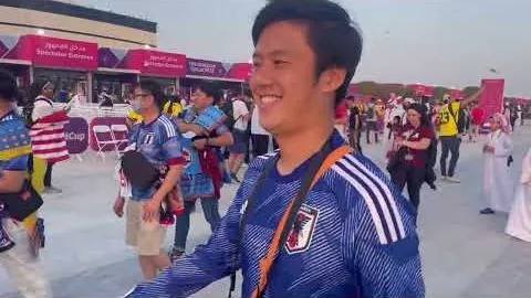 巴塞罗那球员穿125周年纪念球衣登场